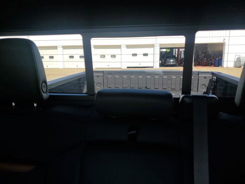 Used 2024 GMC Sierra 1500 AT4 w/ Technology Package image 14