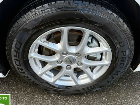 Certified 2024 Chrysler Pacifica Touring-L image 27