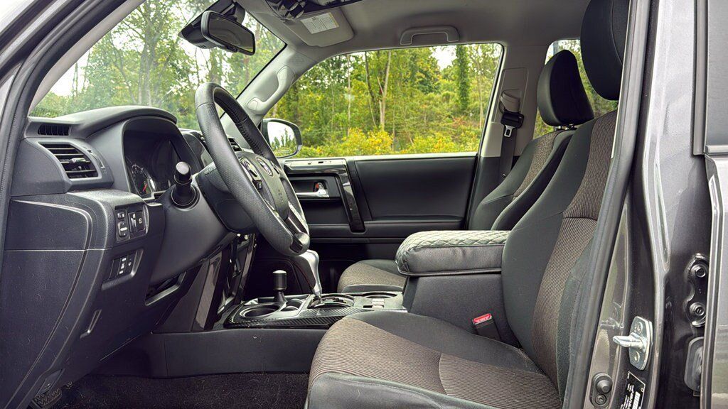 Used 2023 Toyota 4Runner TRD Off-Road AWD/4WD image 4