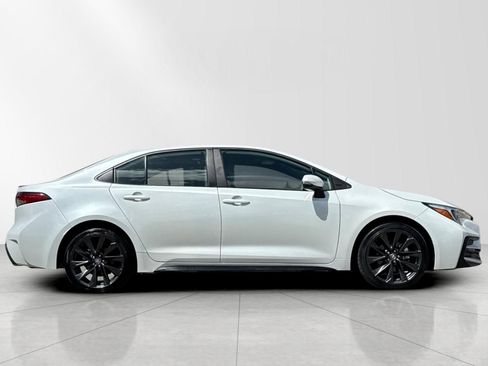 Used 2024 Toyota Corolla XSE FWD image 2