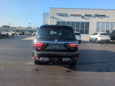 Used 2024 Nissan Armada SL w/ Captain's Chairs Package AWD/4WD image 7