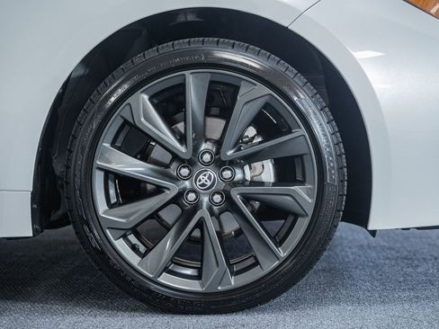Used 2025 Toyota Corolla SE w/ SE Premium Package FWD image 18