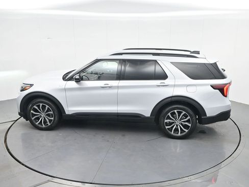 New 2026 Ford Explorer ST-Line image 32