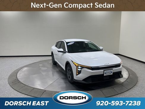 New 2026 Kia K4 LXS image 3