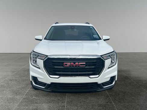 Used 2022 GMC Terrain SLE w/ Driver Convenience Package AWD/4WD image 2