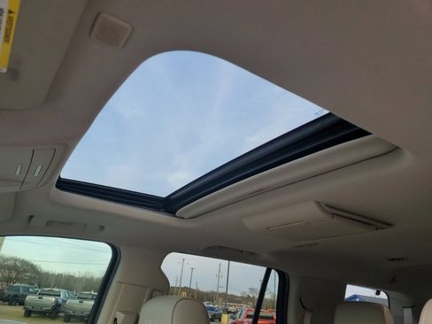 Used 2019 GMC Yukon Denali w/ Open Road Package image 9