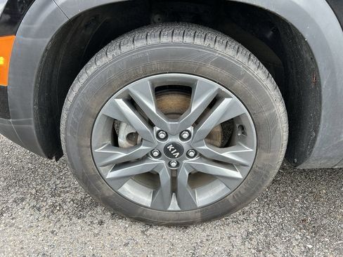 Used 2021 Kia Seltos S image 8