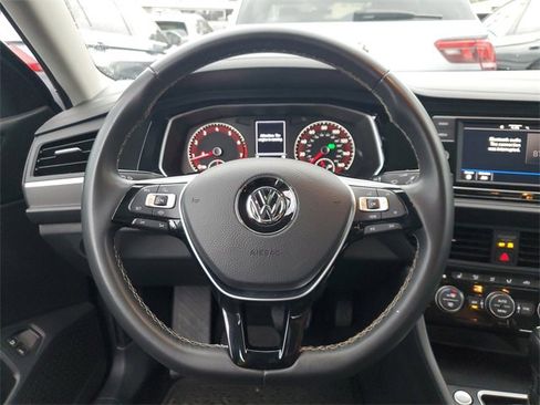 Used 2021 Volkswagen Jetta SE image 25