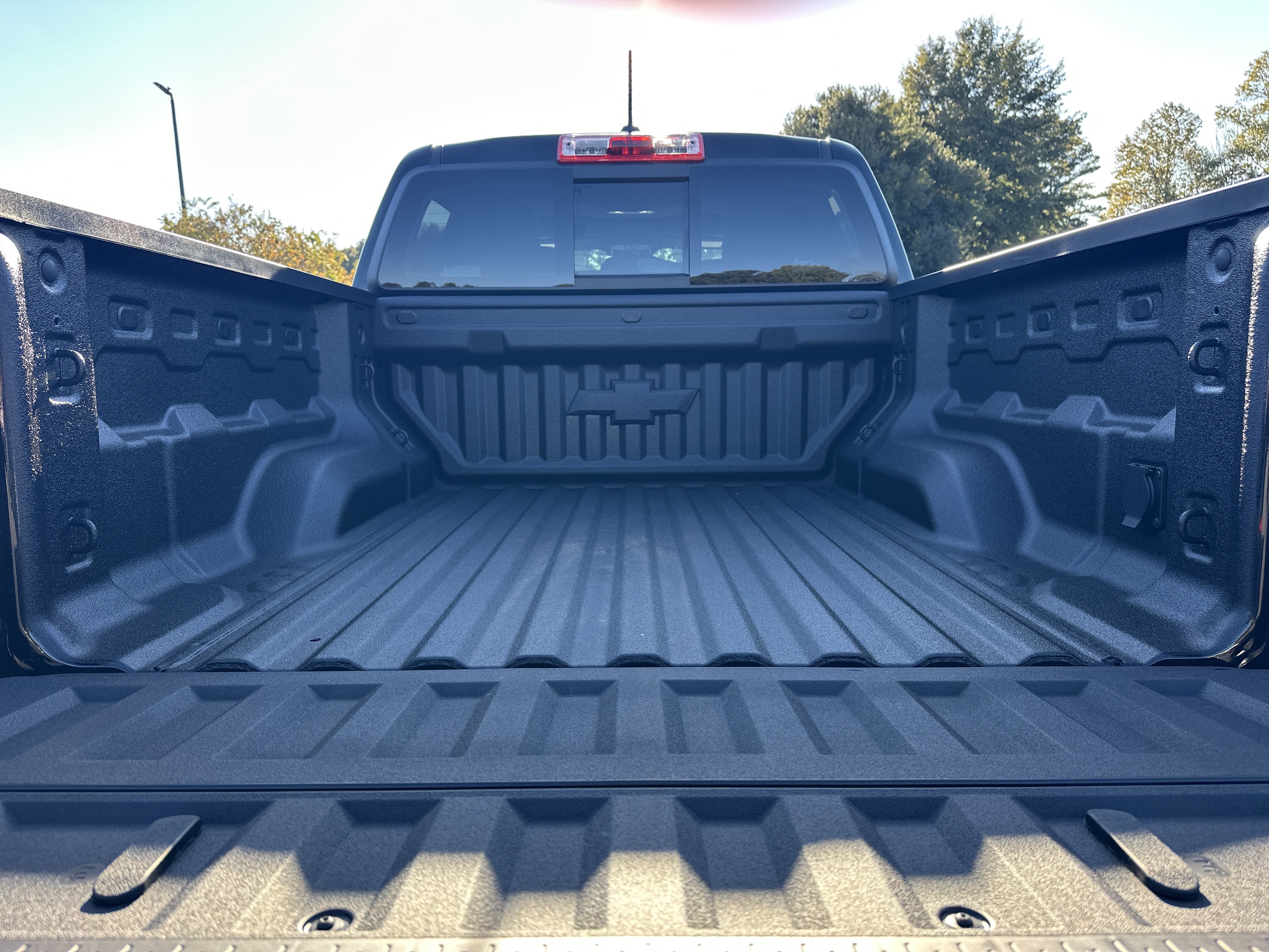 New 2026 Chevrolet Colorado ZR2 w/ Technology Package AWD/4WD image 20
