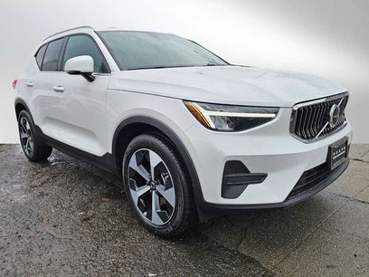 New 2025 Volvo XC40 B5 Core w/ Protection Package Premier