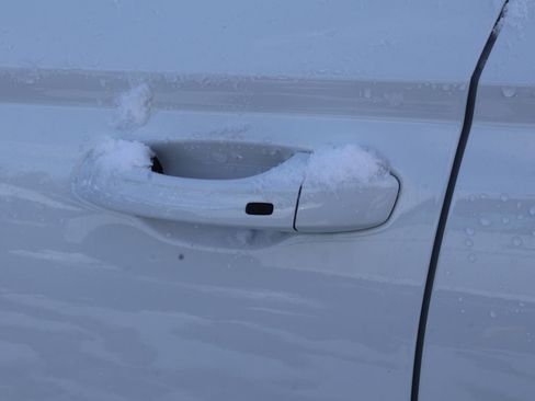 New 2026 Volkswagen Taos SE image 22