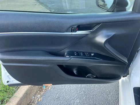 Used 2020 Toyota Camry XSE FWD image 27