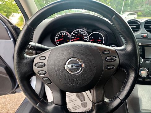 Used 2011 Nissan Altima 3.5 SR w/ 3.5SR Premium Pkg image 15