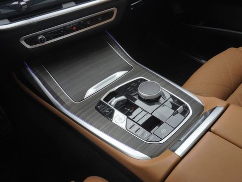 Used 2024 BMW X7 xDrive40i w/ M Sport Package image 14