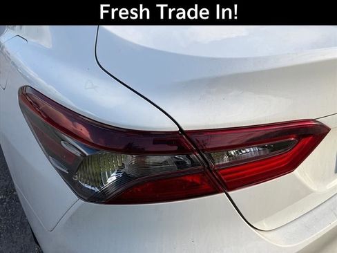 Used 2022 Toyota Camry LE image 11
