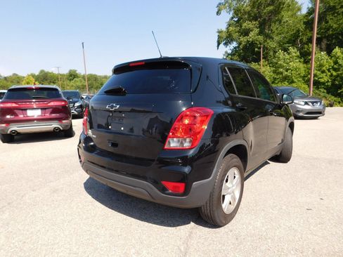 Used 2019 Chevrolet Trax LS w/ Tint and Cruise Package AWD/4WD image 5