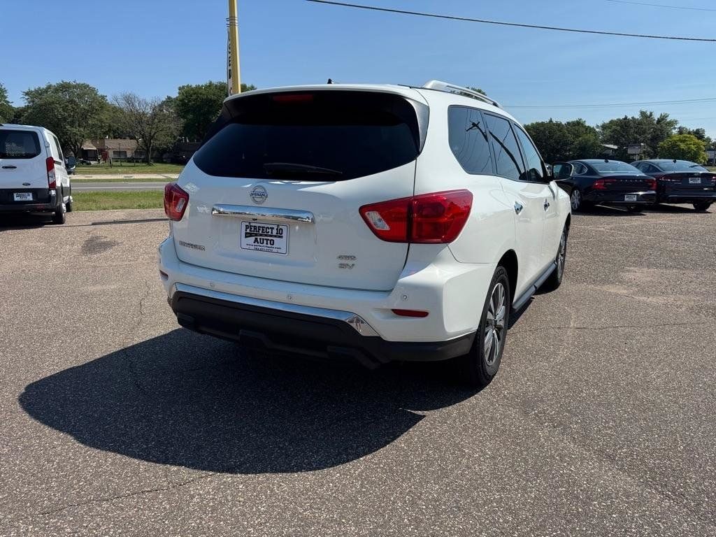 Used 2017 Nissan Pathfinder SV AWD/4WD image 5