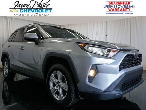 Used 2019 Toyota RAV4 XLE w/ Convenience Package image 1