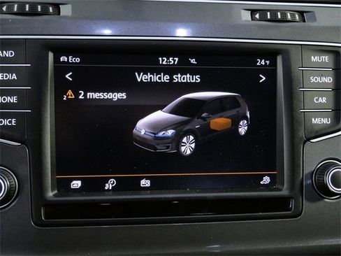 Used 2016 Volkswagen e-Golf SE w/ DC Fast Charging Package image 22