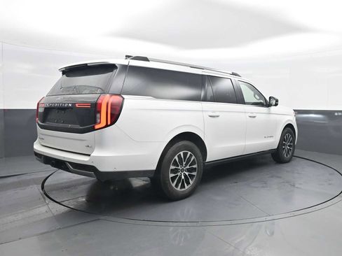 Used 2025 Ford Expedition Max Platinum image 8