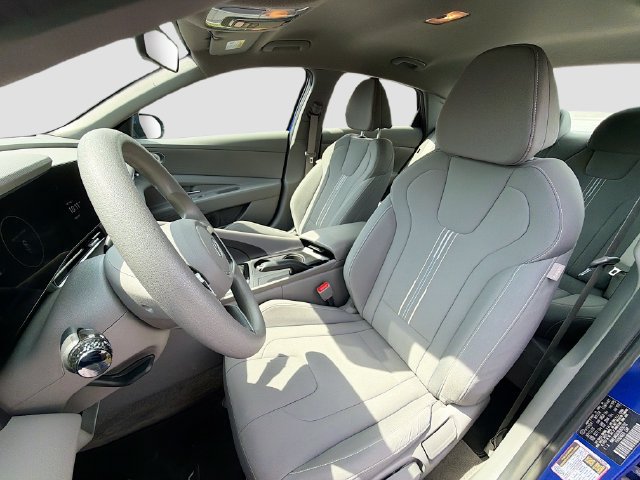 Used 2024 Hyundai Elantra SEL FWD image 11
