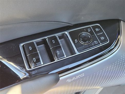 New 2026 Cadillac Lyriq V image 19