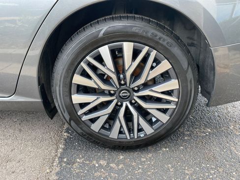 Used 2024 Nissan Altima 2.5 SV image 30