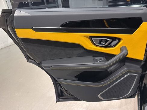 Used 2024 Lamborghini Urus S image 61