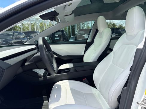 Used 2024 Tesla Model 3 Standard Range RWD image 9