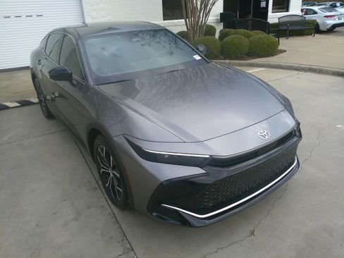 Used 2026 Toyota Crown XLE image 2