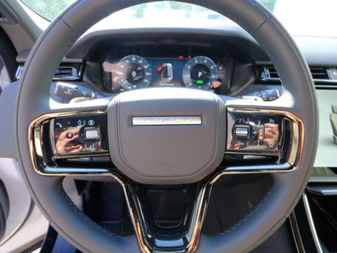 Used 2025 Land Rover Range Rover Velar S AWD/4WD image 27