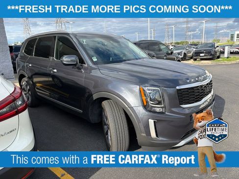 Used 2022 Kia Telluride S FWD image 3
