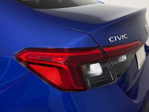 Used 2023 Honda Civic Sport image 9