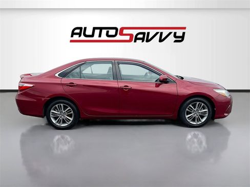 Used 2017 Toyota Camry SE image 8