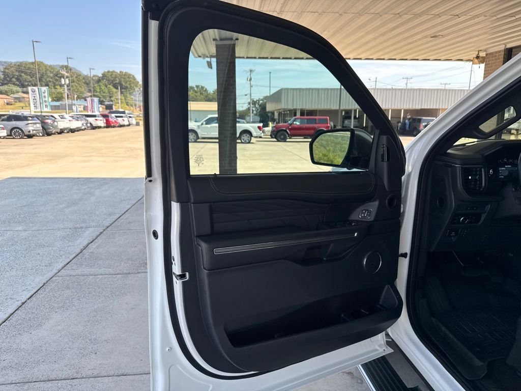 Used 2023 Ford Expedition Max Platinum AWD/4WD image 16