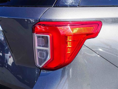 Used 2023 Ford Explorer XLT w/ Equipment Group 202A image 7