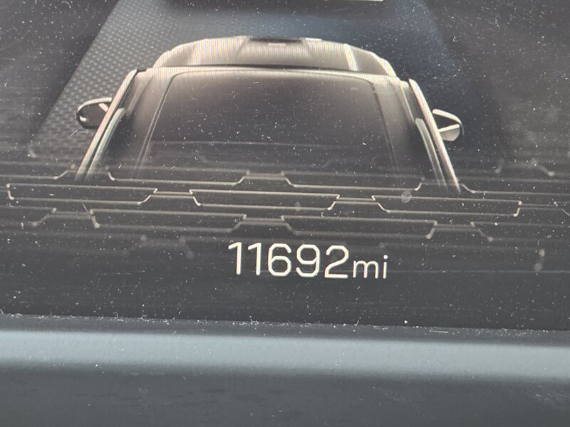 Used 2025 GMC Acadia Elevation FWD image 19