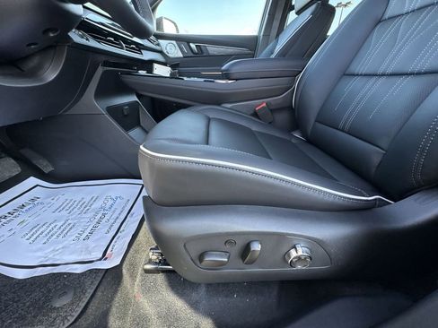 New 2026 Buick Enclave Avenir w/ Super Cruise Package image 12