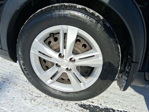 Used 2020 Nissan Kicks S image 4