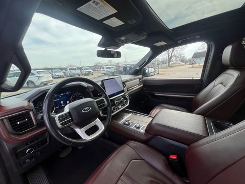 Used 2024 Ford Expedition Max Limited image 24