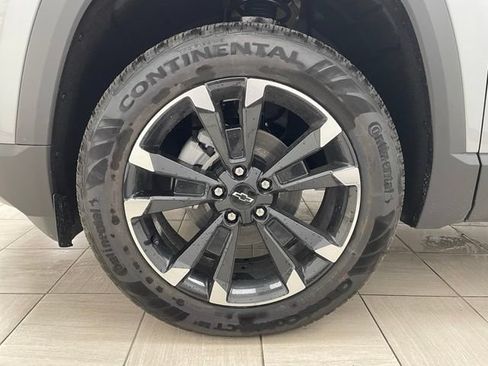 New 2027 Chevrolet Equinox RS w/ Convenience Package III AWD/4WD image 7