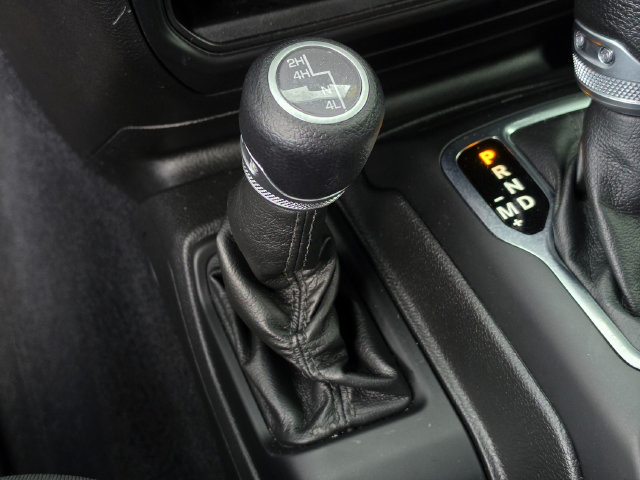 Used 2022 Jeep Wrangler Sport AWD/4WD image 28
