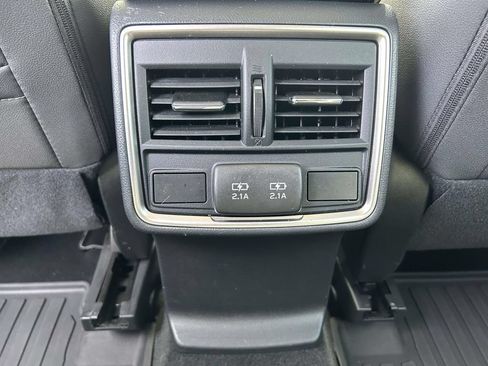 Used 2022 Subaru Forester Premium AWD/4WD image 17