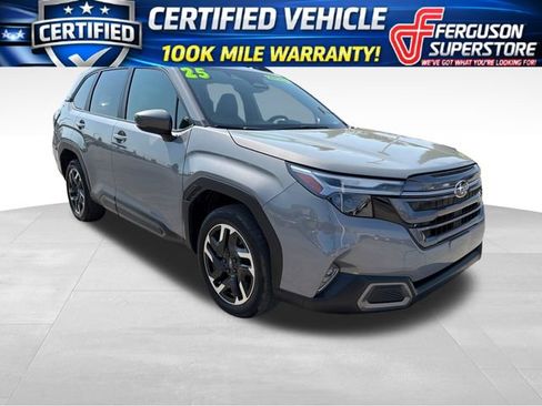 Used 2025 Subaru Forester Limited AWD/4WD image 1
