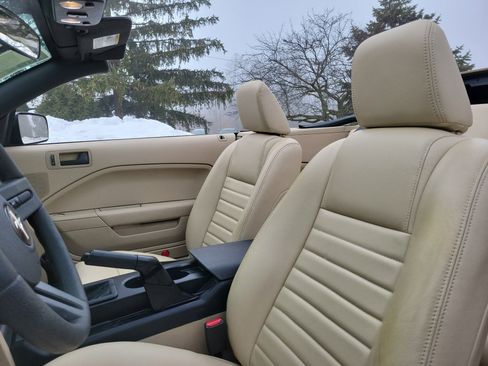 Used 2006 Ford Mustang Premium image 15