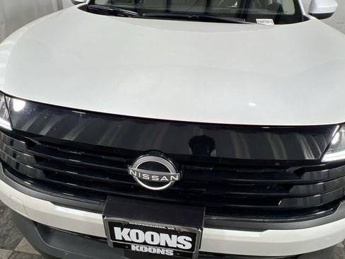 Used 2025 Nissan Kicks SV image 12