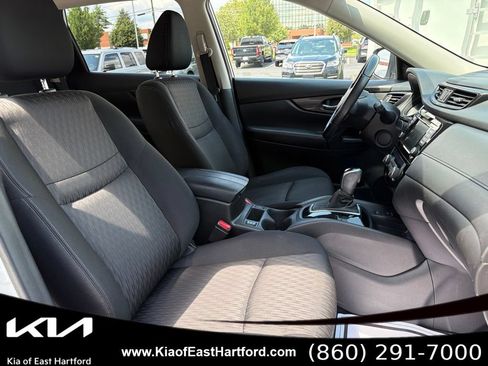Used 2019 Nissan Rogue SV w/ Premium Package AWD/4WD image 11