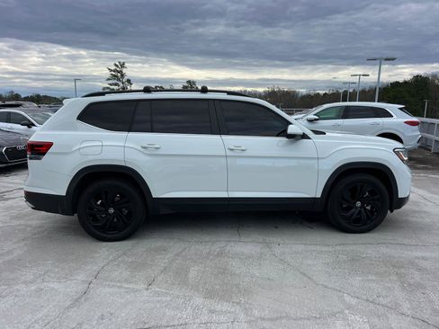 Used 2023 Volkswagen Atlas SE image 4