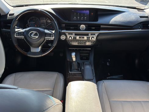 Used 2017 Lexus ES 350 image 10
