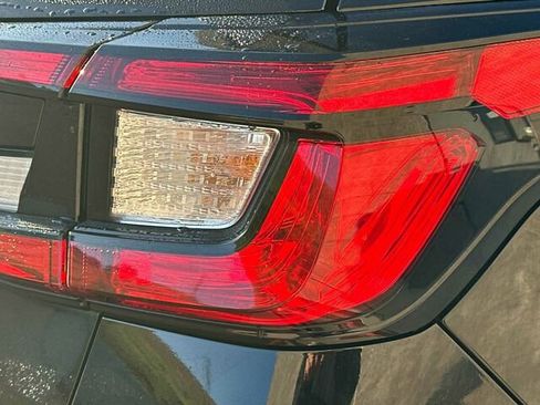 Used 2024 Subaru Crosstrek 2.0i Premium image 32